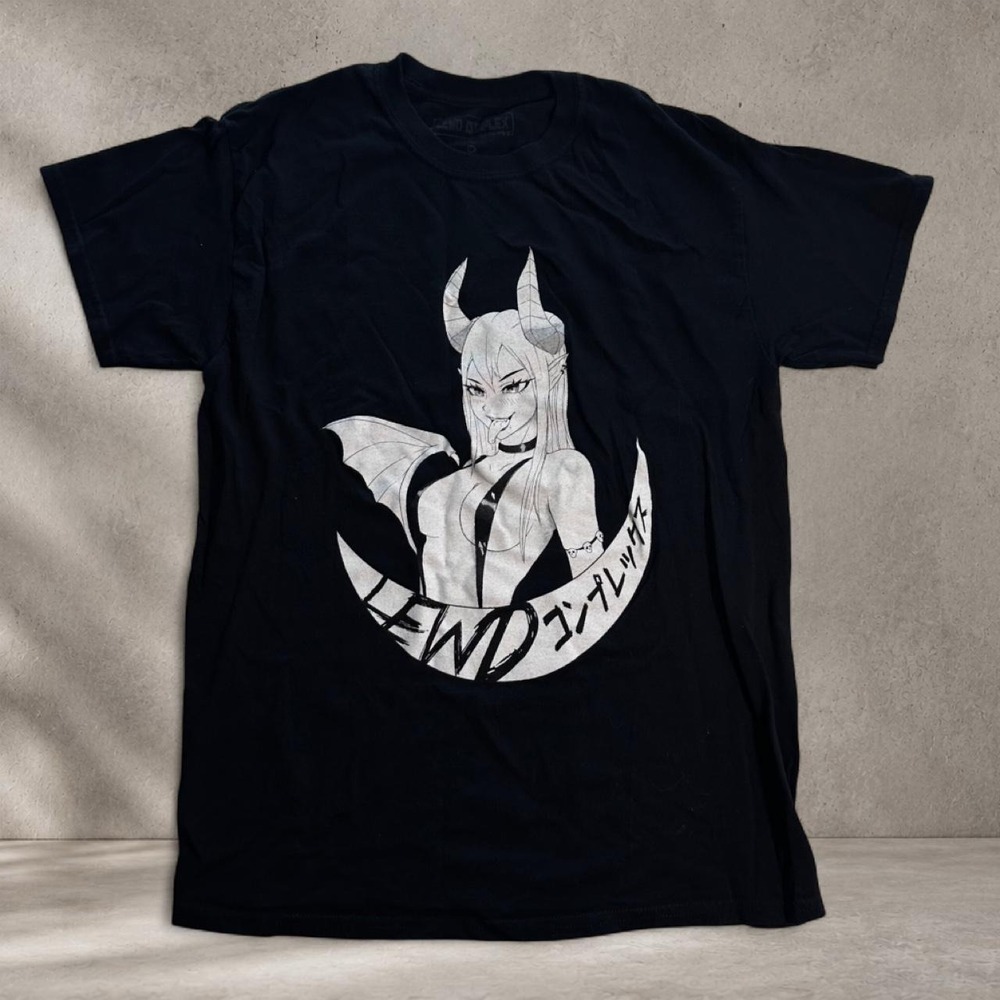 Black & white graphic tee
